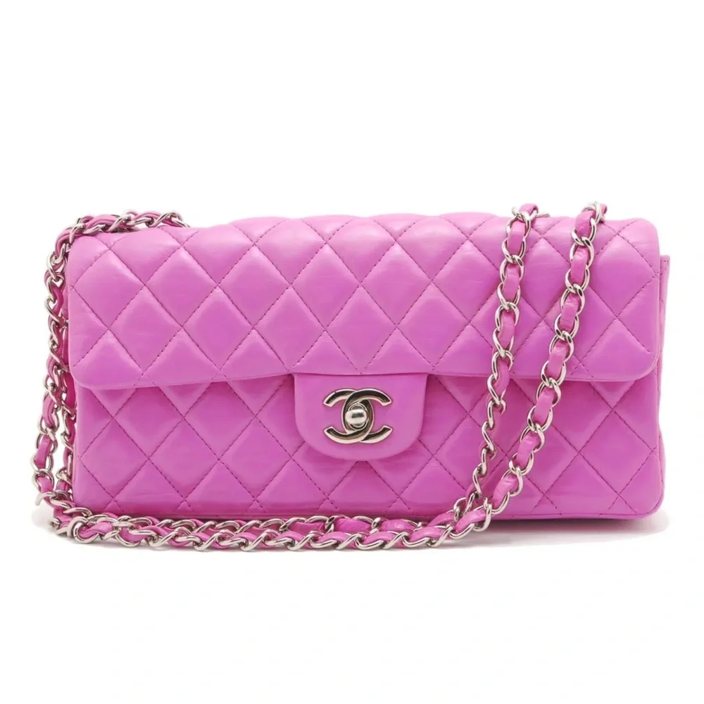 ⭐️ Authentic CHANEL Bag ⭐️ - Picture 2 of 16